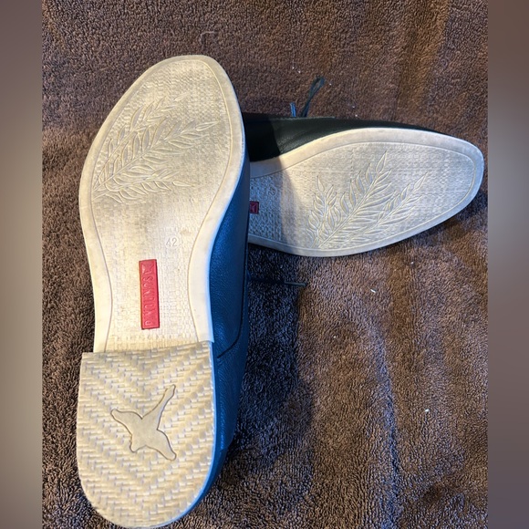 Women’s Pikilino’s black Oxford shoes (size 10.5 or 42) - Picture 3 of 4